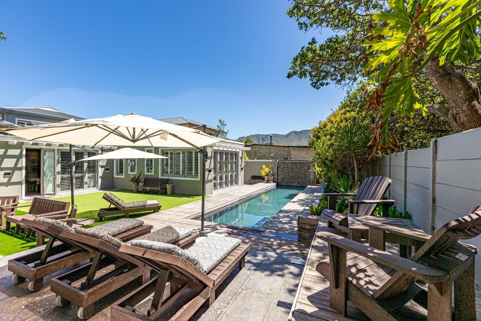 Sandbaai Lap-Pool Home — photograph 2