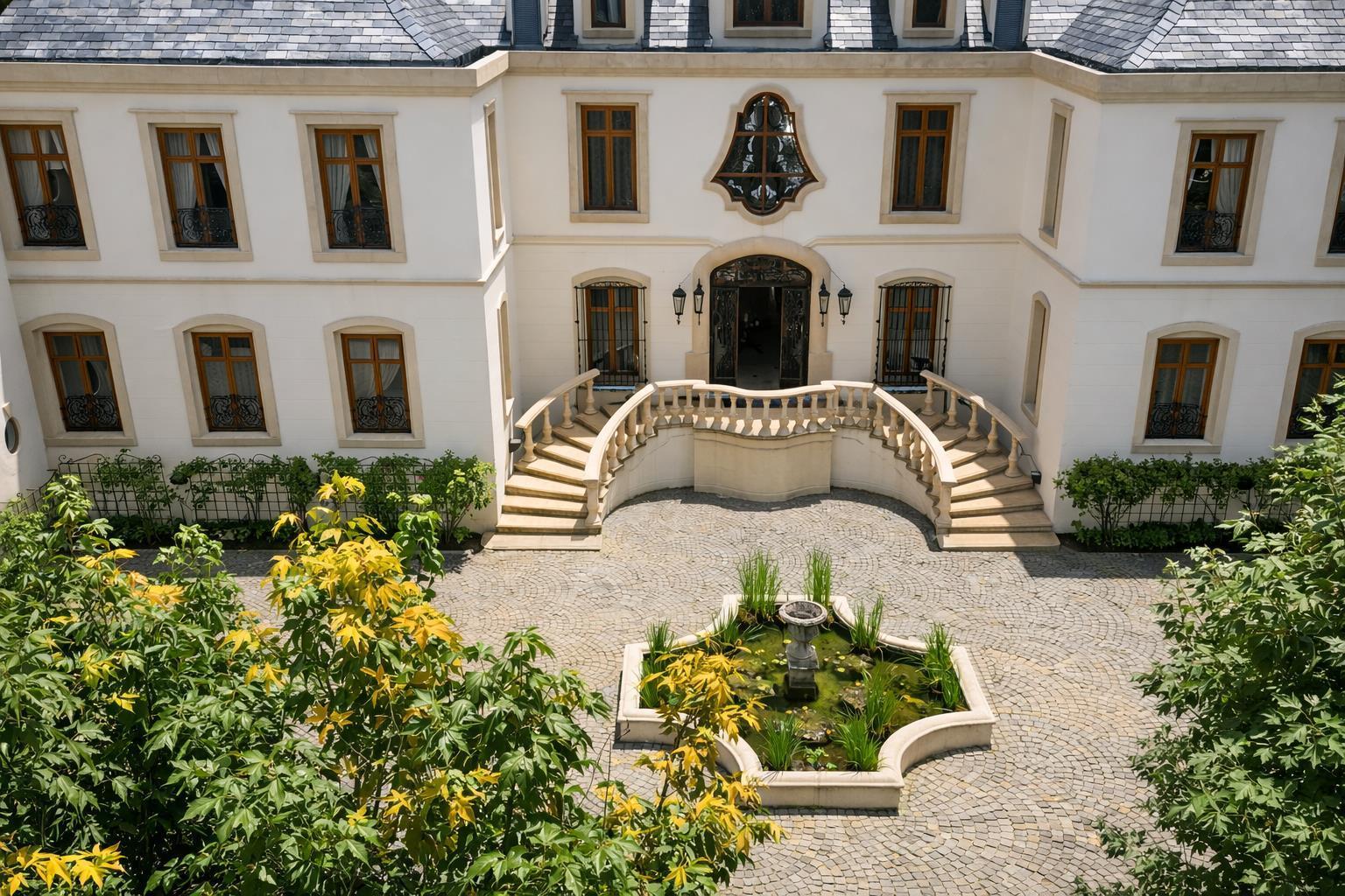 Mooikloof Eight-Bed Chateau — photograph 2