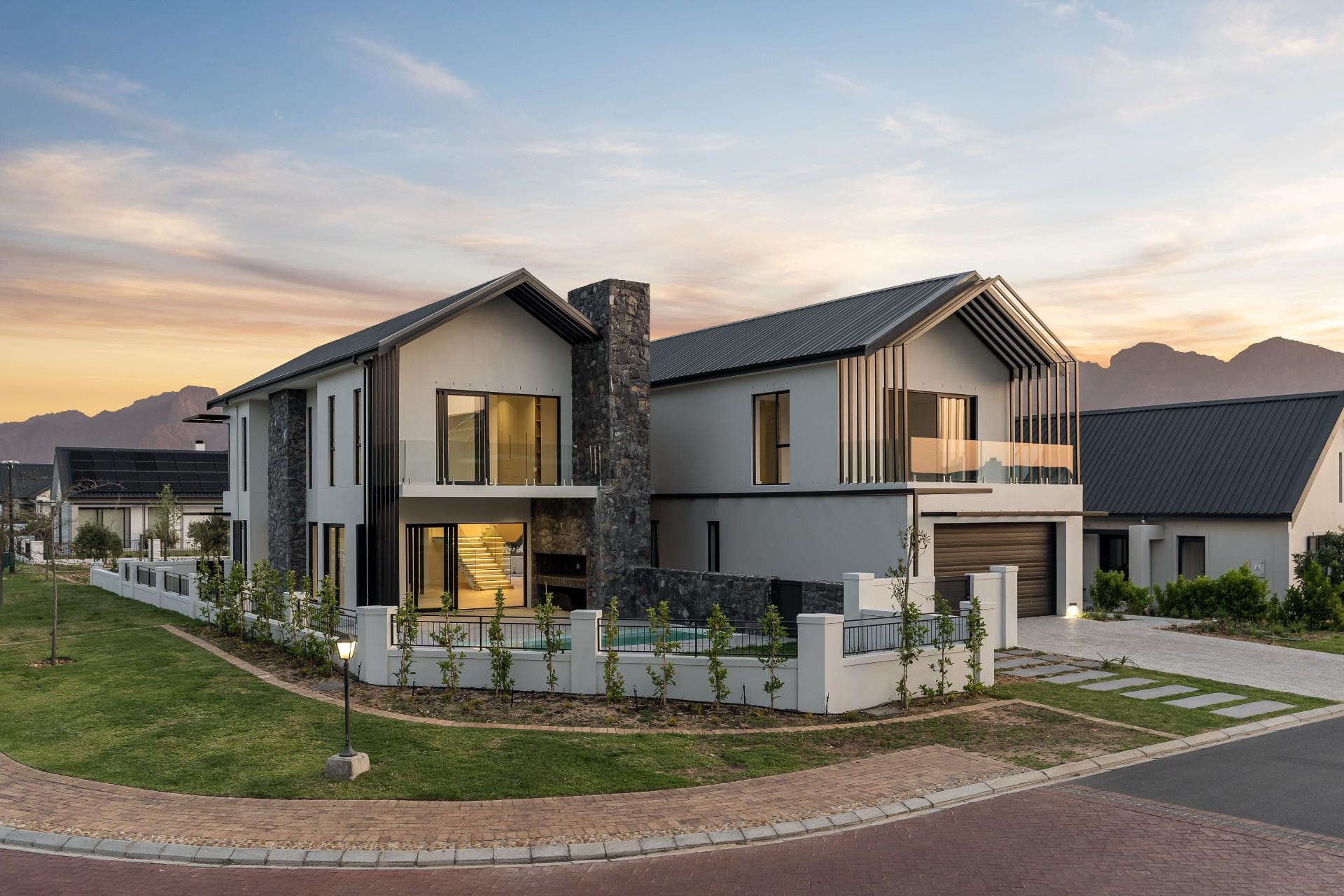 Val de Vie Four-Bed Home — photograph 2