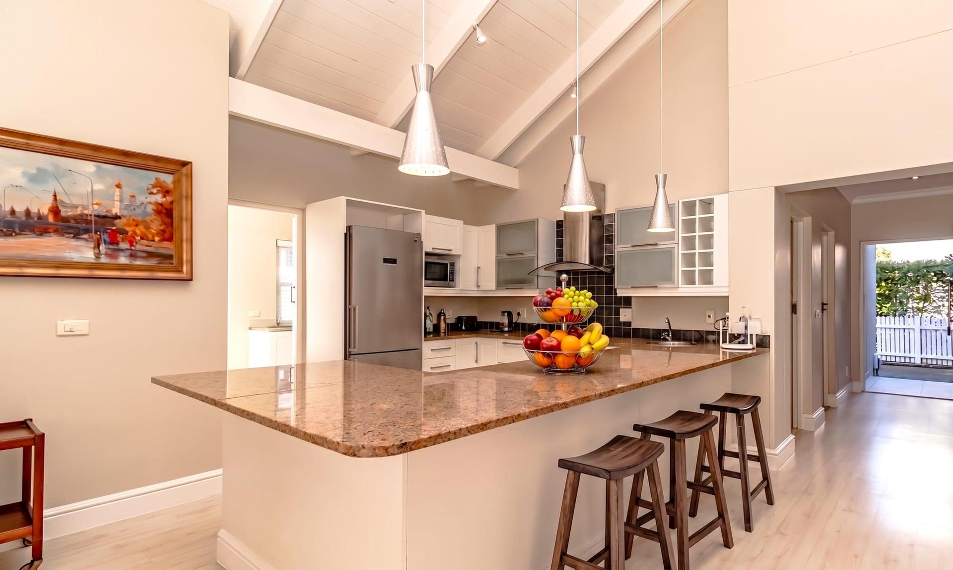 Fairway Elegance and Effortless Estate Living — photograph 5