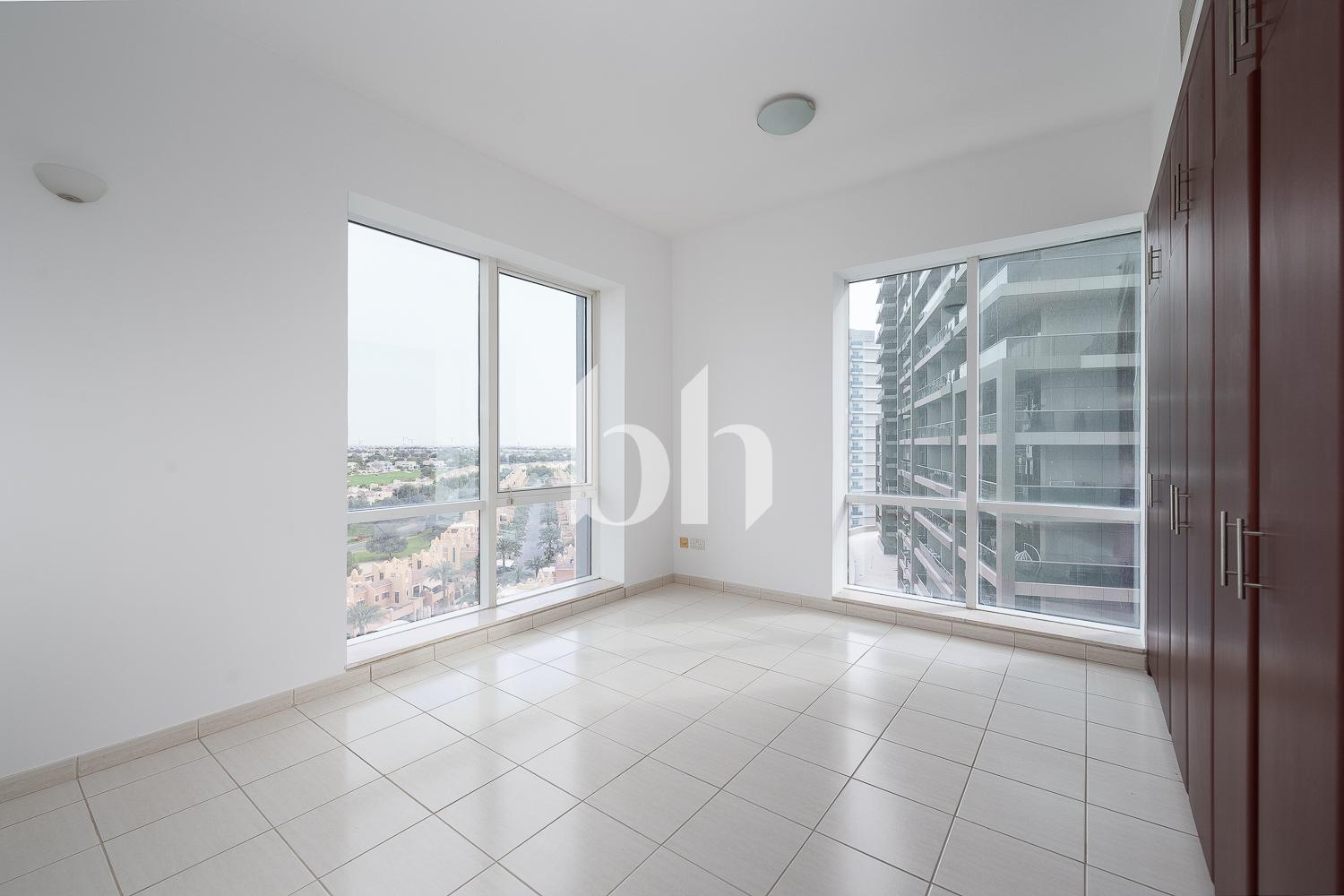 Golf Tower — photograph 3