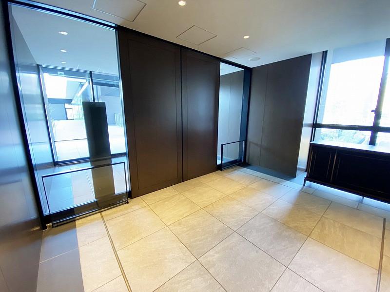 Elegant Apartment in Osaka — photograph 3