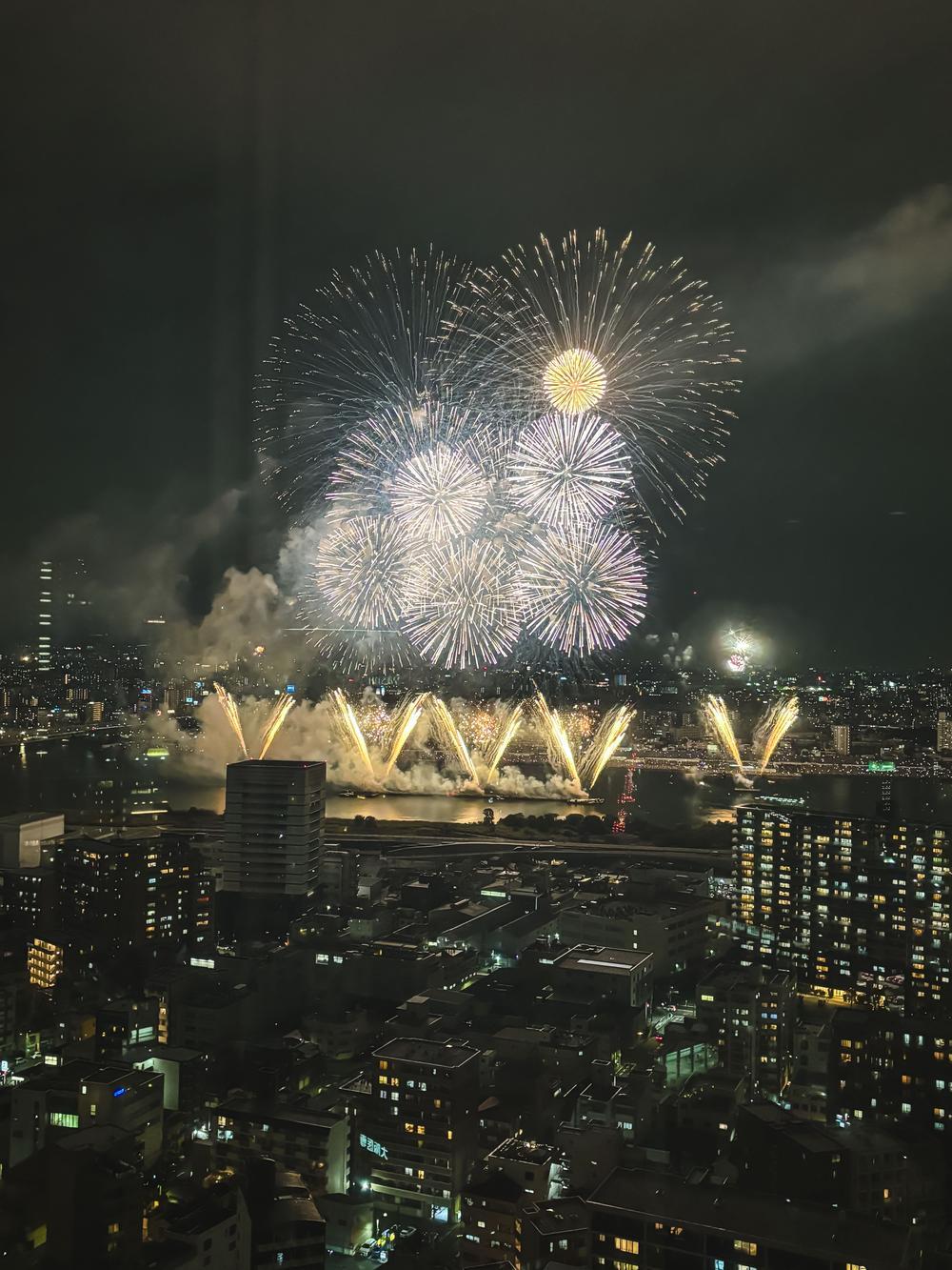 Laurel Tower Sanctus Umeda — photograph 2