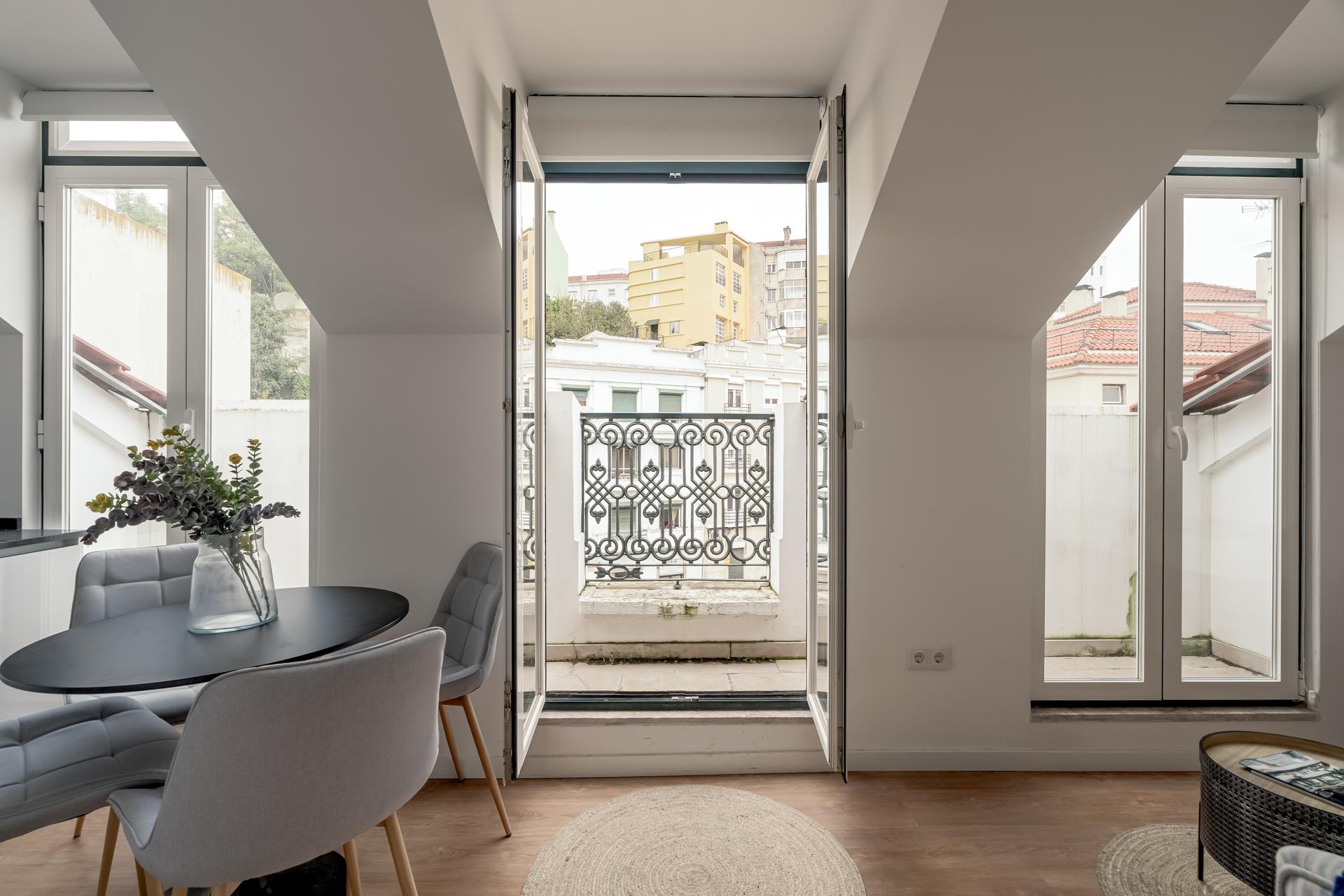 2-Bedroom Apartment in São Vicente, Lisboa — photograph 2