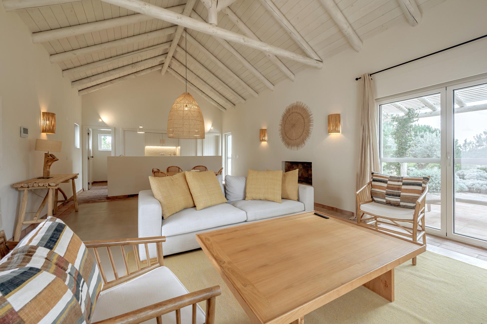 2-Bedroom House with Private Pool at Authentic Bicas — photograph 5