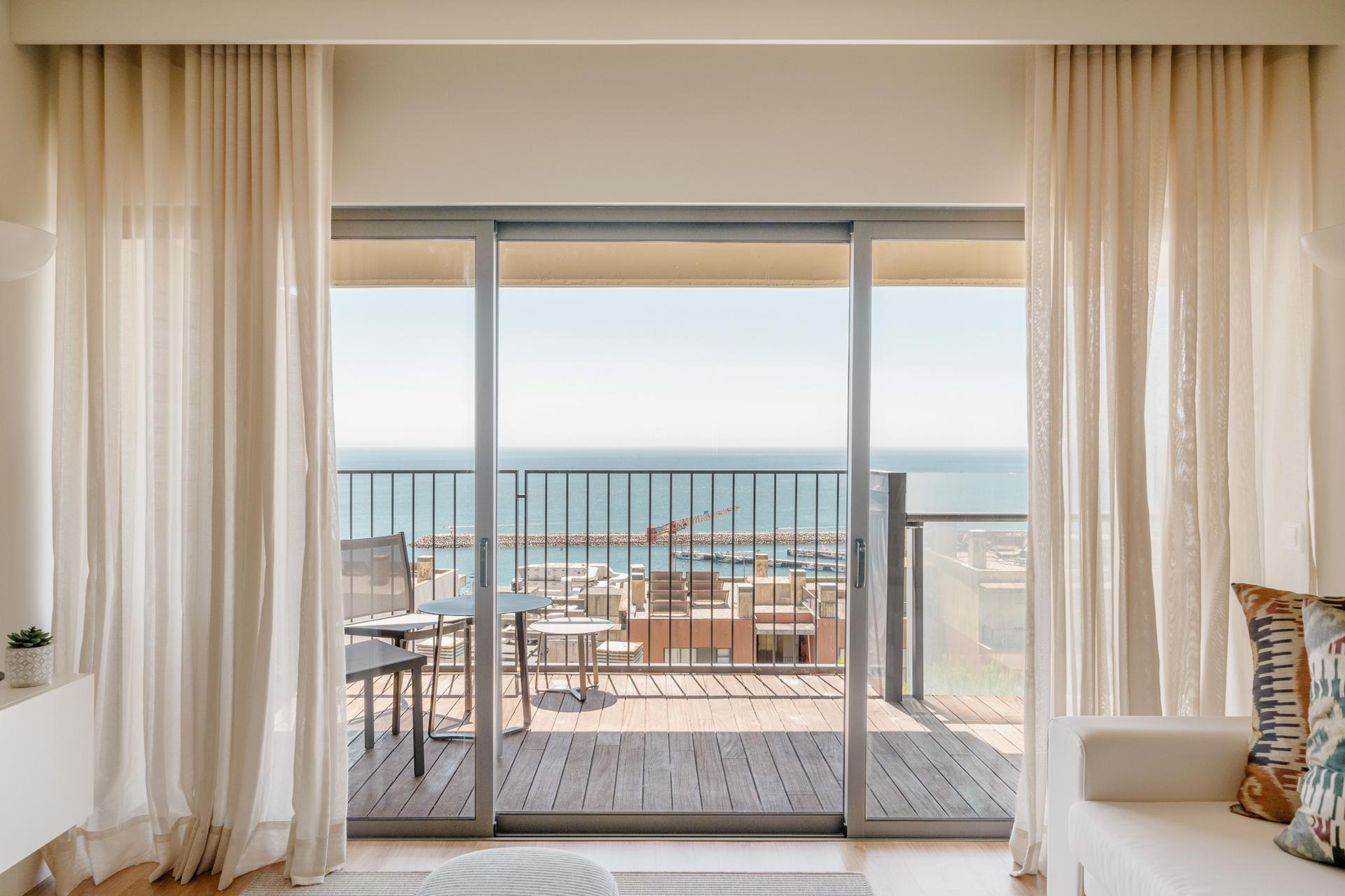 2-Bedroom Apartment in Sesimbra — photograph 4