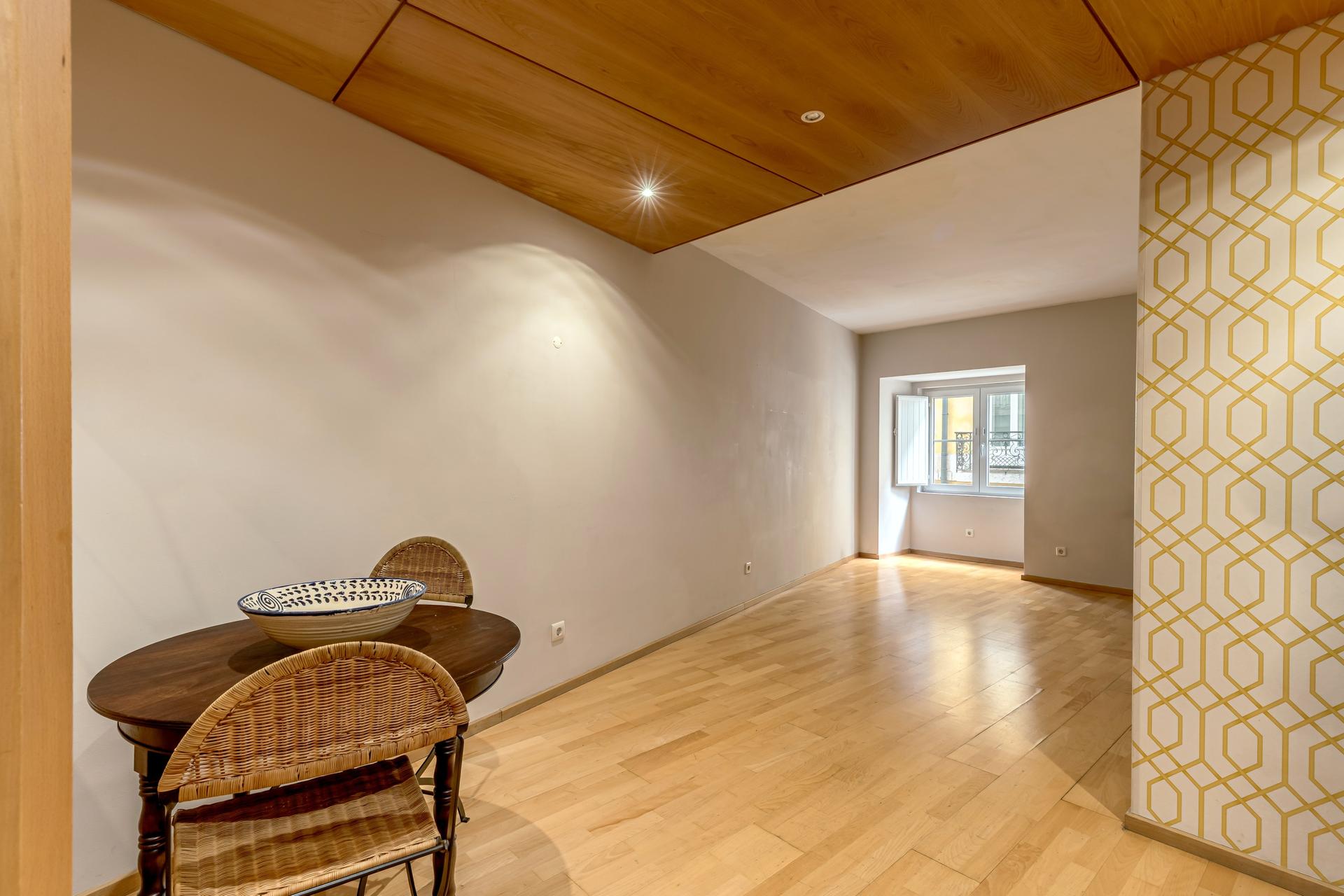2-Bedroom Apartment with River Views in Lisboa — photograph 4
