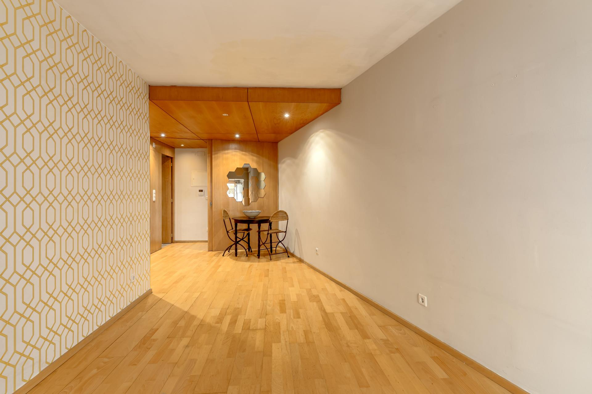 2-Bedroom Apartment with River Views in Lisboa — photograph 5