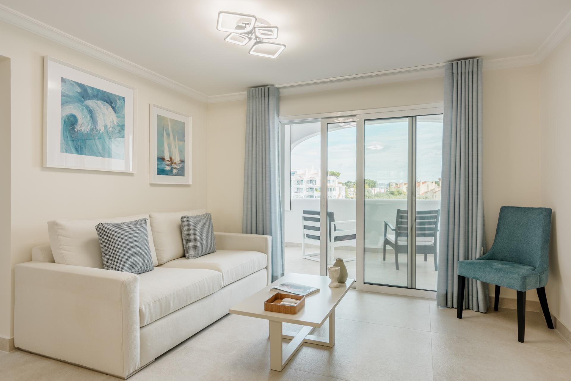 2-Bedroom Penthouse in Loulé — photograph 2