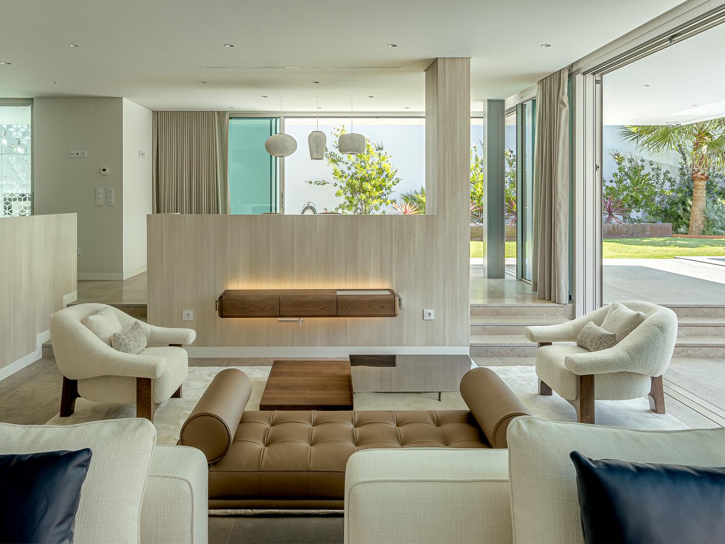 4-Bedroom House with Pool in Cascais — photograph 4