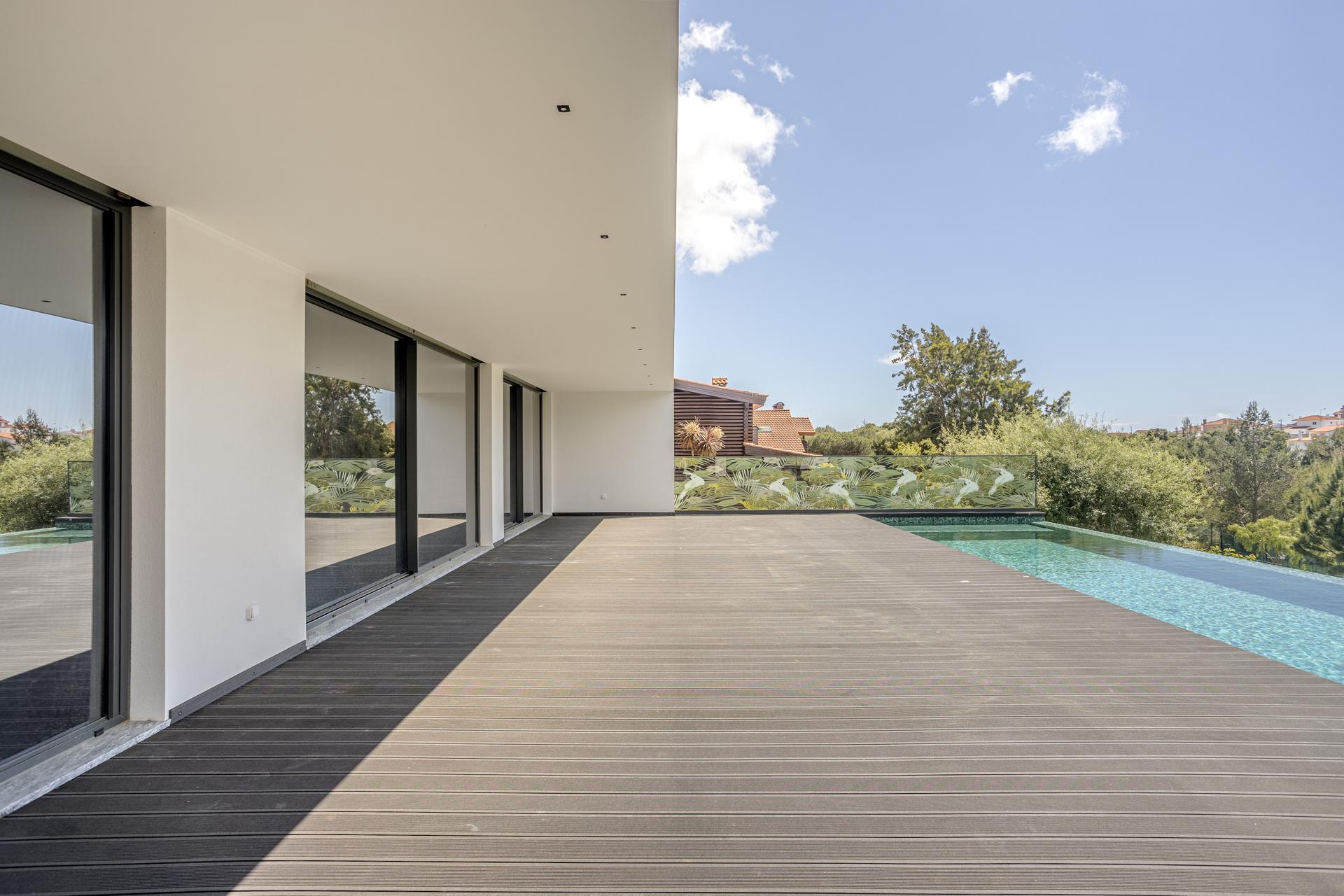 5-Bedroom House with Terrace in Cascais — photograph 3