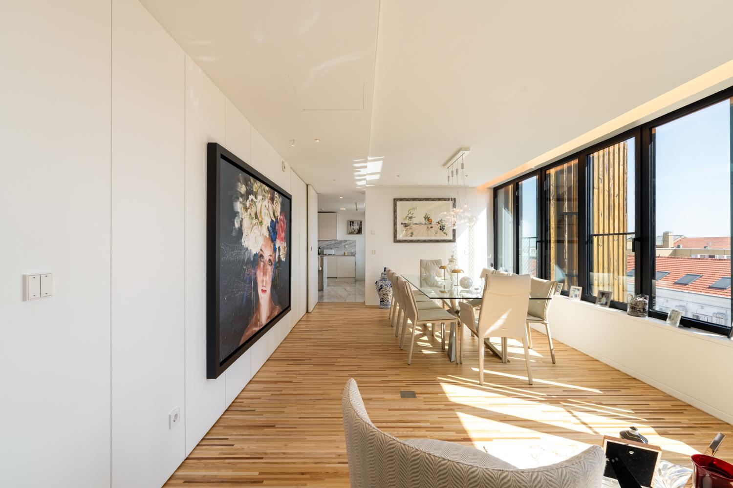 4-Bedroom Apartment with River Views in Lisboa — photograph 2