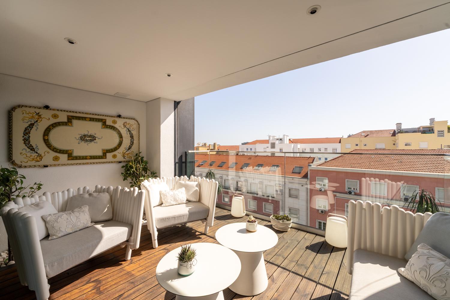 4-Bedroom Apartment with River Views in Lisboa — photograph 3
