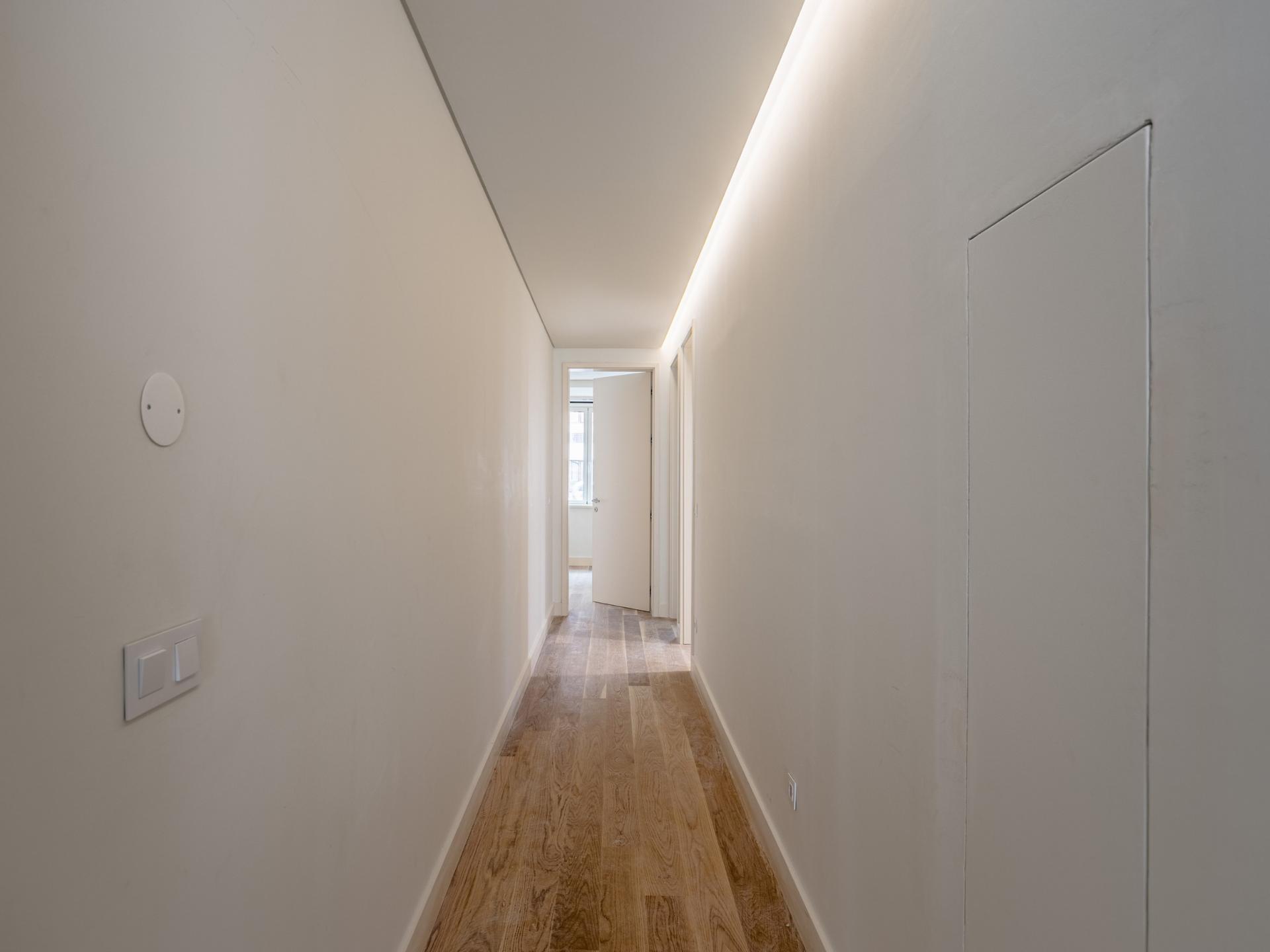 2-Bedroom Apartment in Santos, Lisboa — photograph 3
