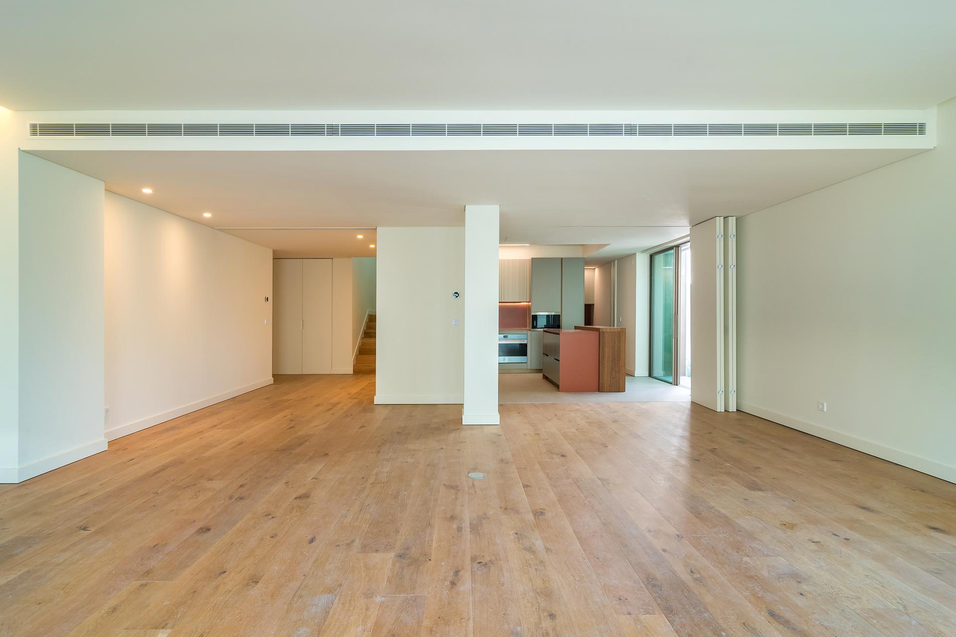 3-Bedroom Duplex with Garden in Cascais — photograph 4
