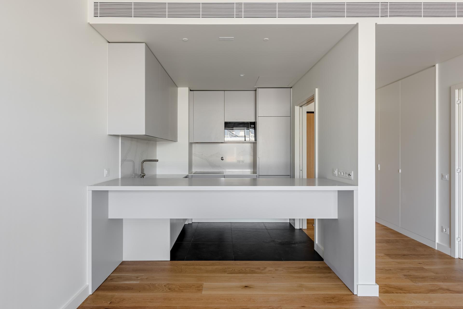 2-Bedroom Apartment at Horizon Ocean Gardens — photograph 4
