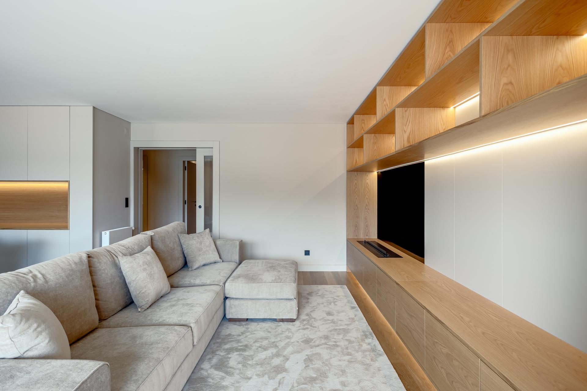 3-Bedroom Apartment with Pool in Porto — photograph 5
