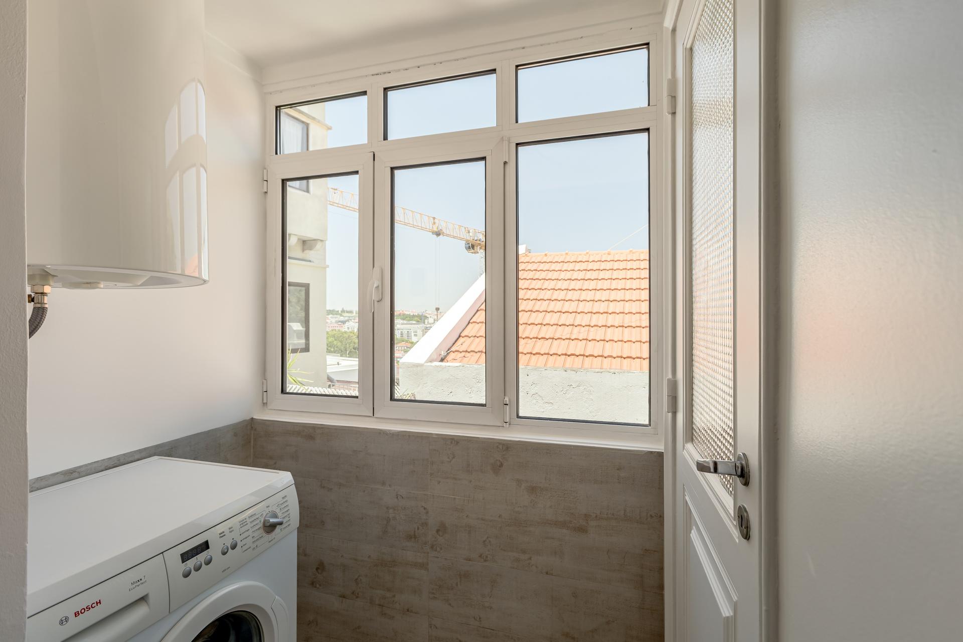 2-Bedroom Apartment in Príncipe Real, Lisboa — photograph 3