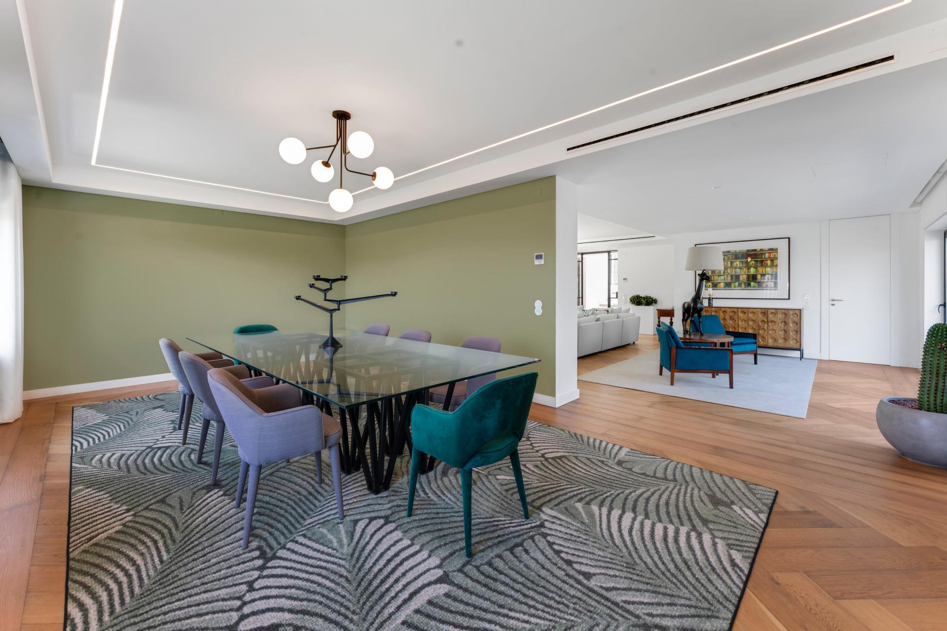 5-Bedroom House with Terrace in Cascais — photograph 4
