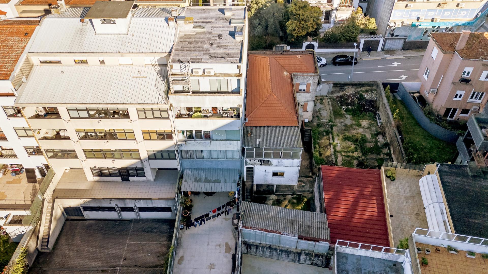 Building in Paranhos, Porto — photograph 3