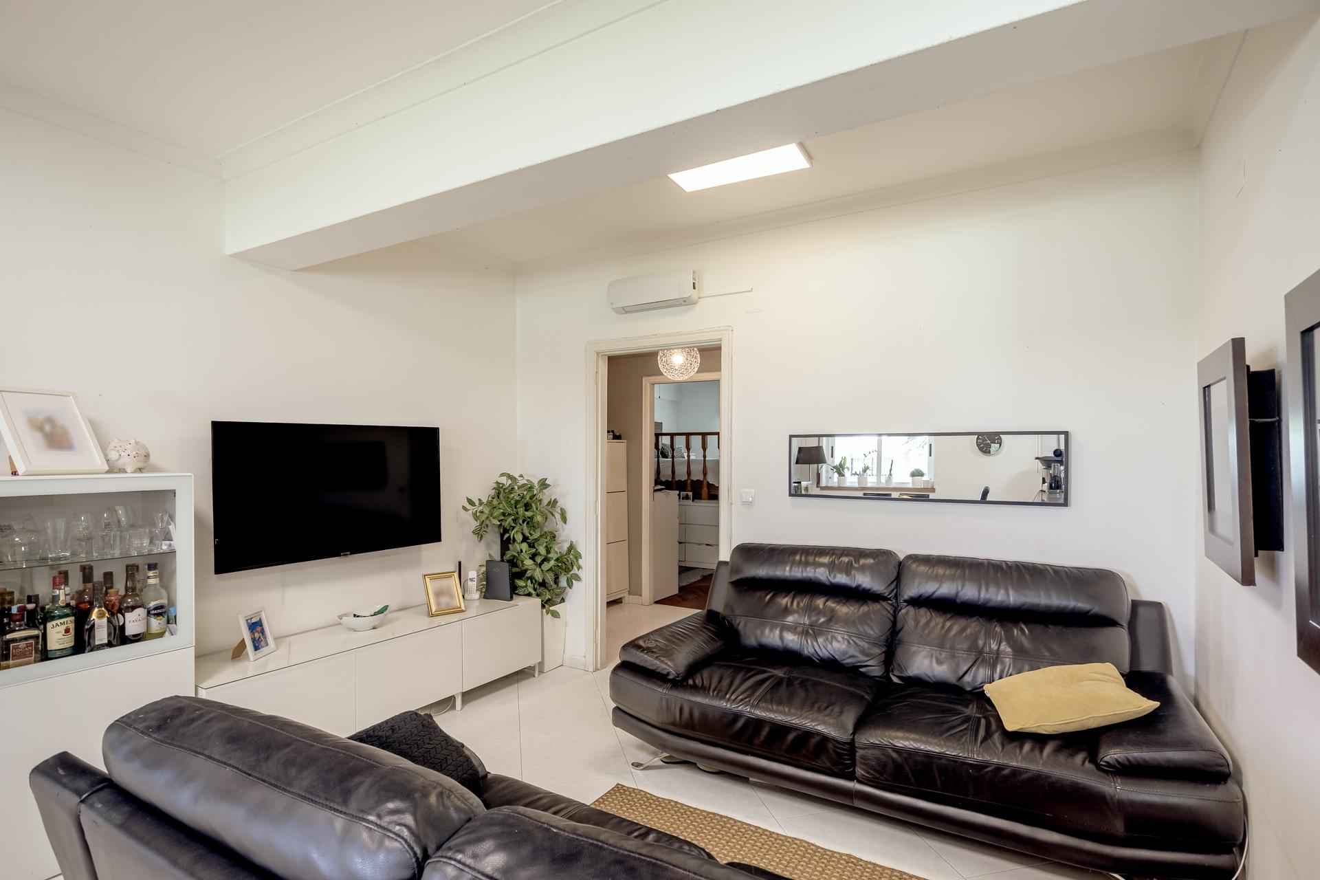 1-Bedroom Apartment in Costa da Caparica, Almada — photograph 2