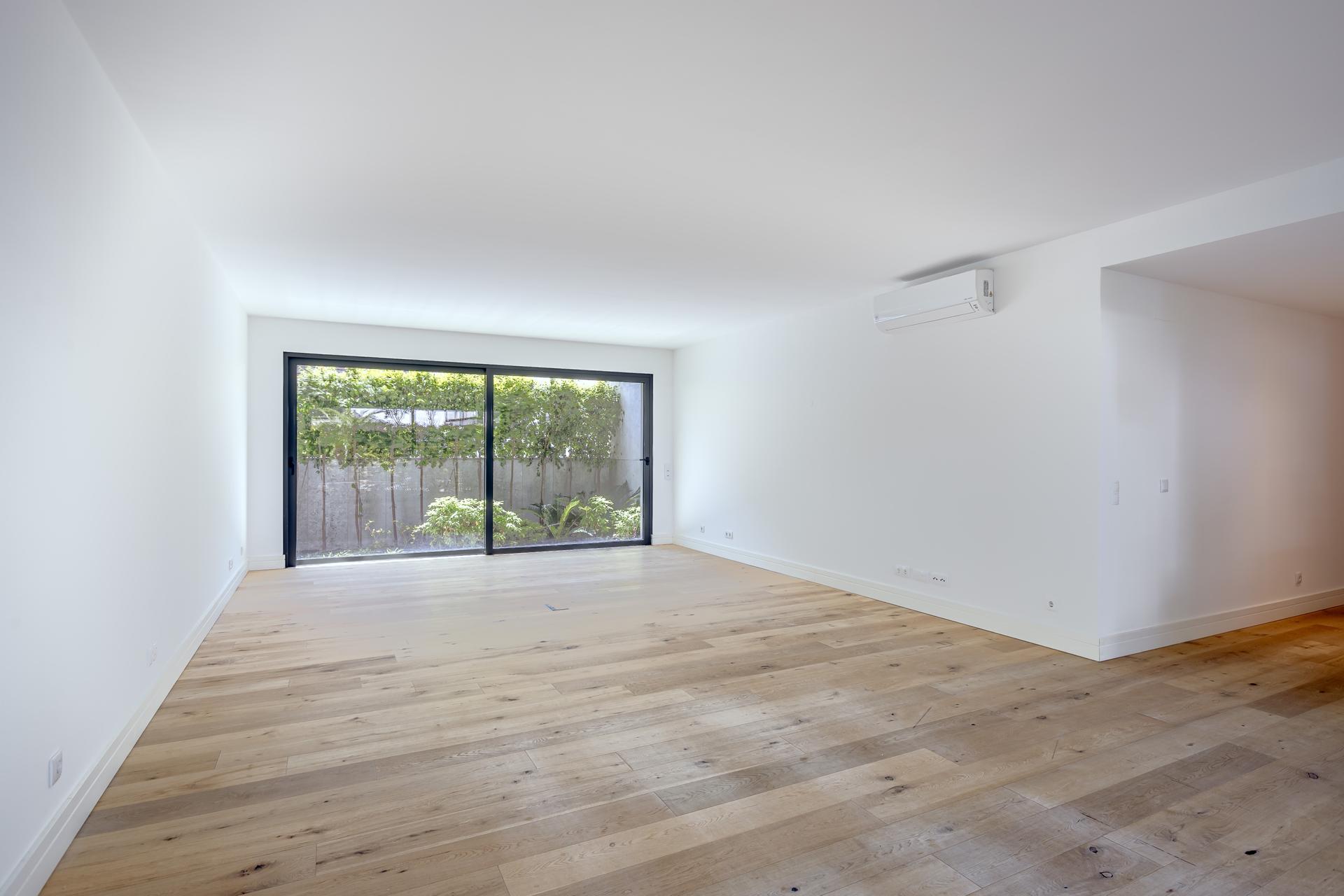 4-Bedroom Apartment with Garden in Cascais — photograph 3