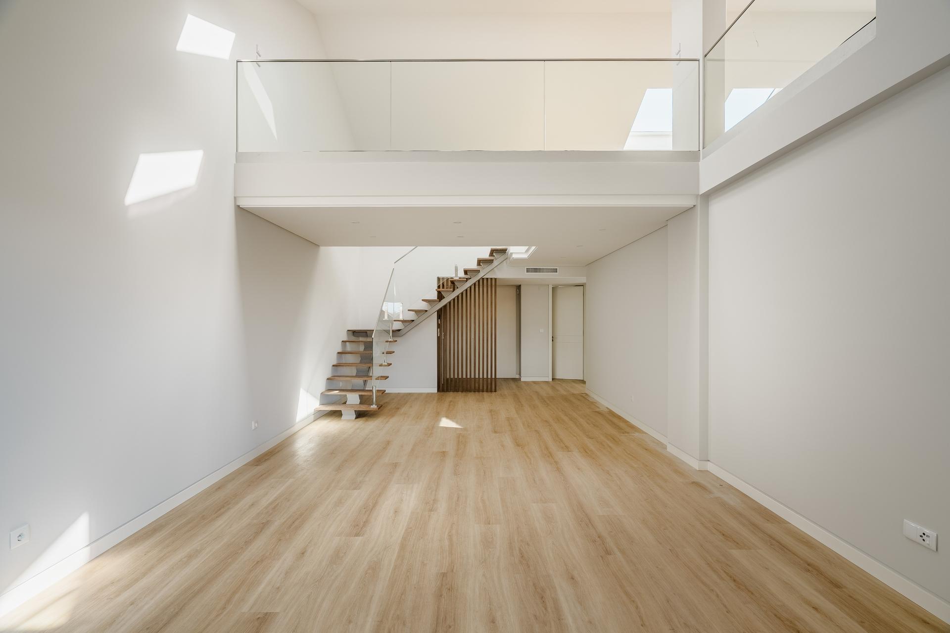 3-Bedroom Duplex in Carcavelos, Cascais — photograph 3