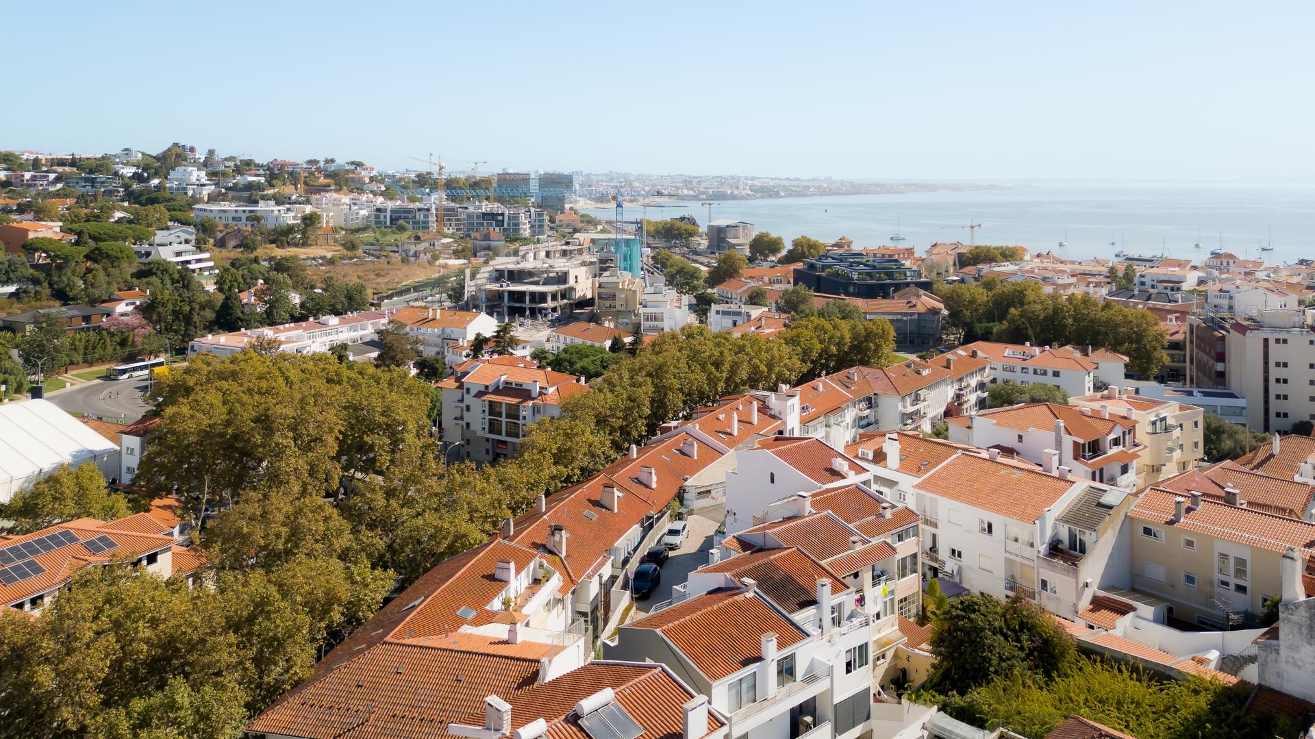3-Bedroom Apartment with Sea Views in Cascais — photograph 4