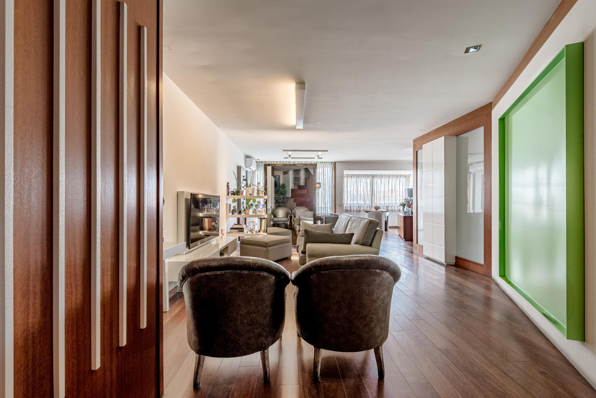 3-Bedroom Apartment in Lordelo do Ouro, Porto — photograph 4