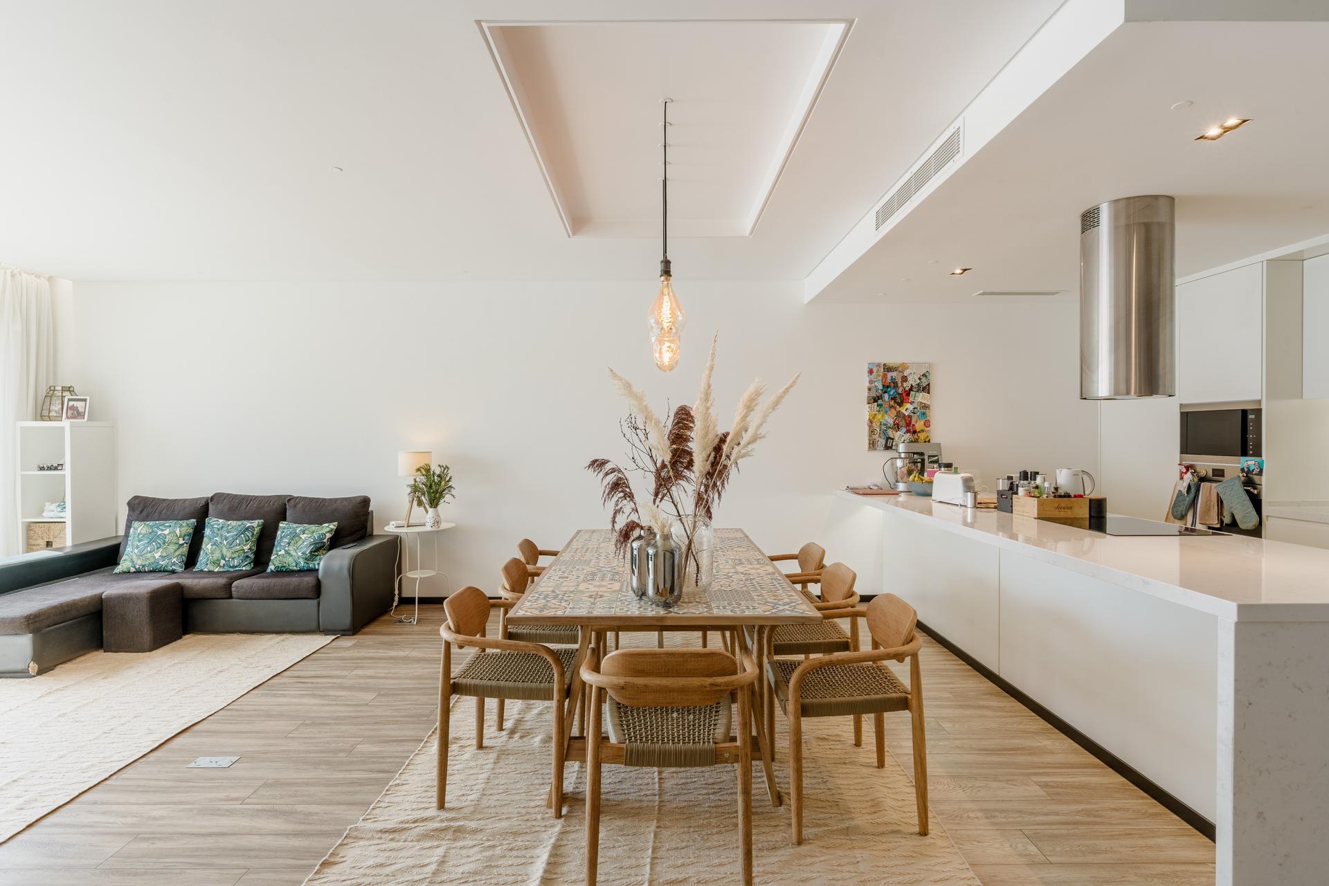 3-Bedroom Apartment with Terrace in Oeiras — photograph 2