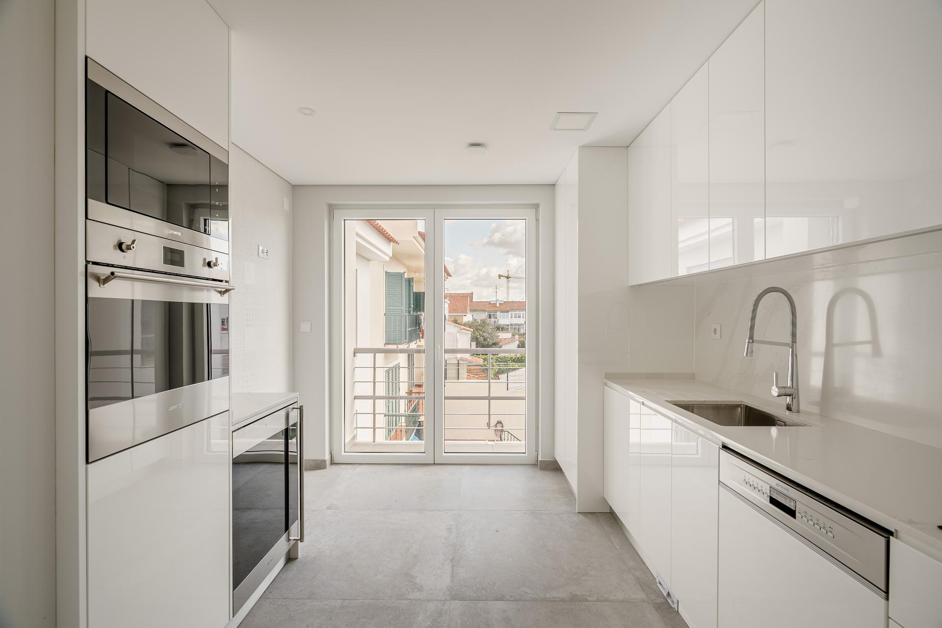 3-Bedroom Apartment in Carcavelos, Cascais — photograph 3