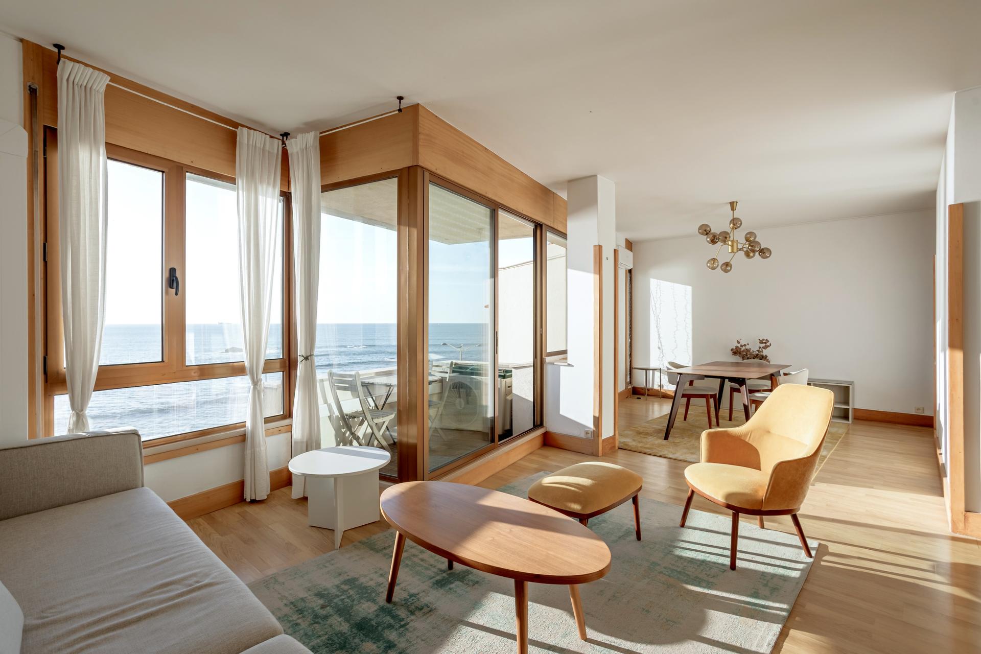 4-Bedroom Apartment with Sea Views in Foz do Douro, Porto — photograph 2