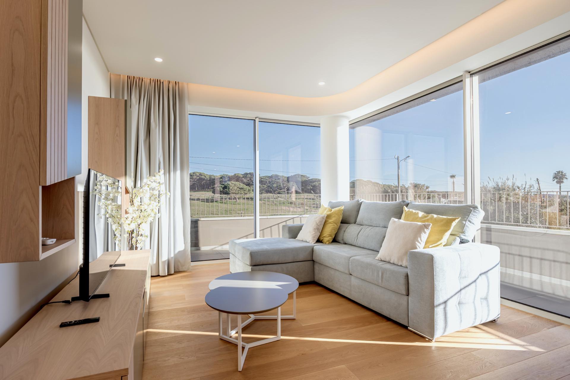 2-Bedroom Apartment with Sea Views at Horizon Ocean Gardens — photograph 2