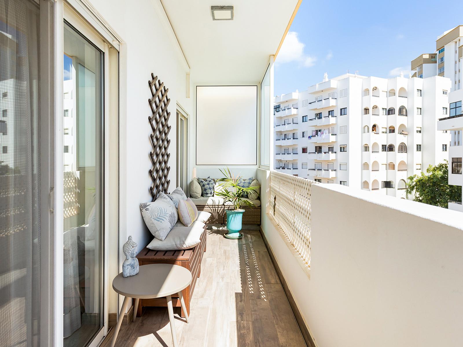 2-Bedroom Apartment with Sea Views in Loulé — photograph 3