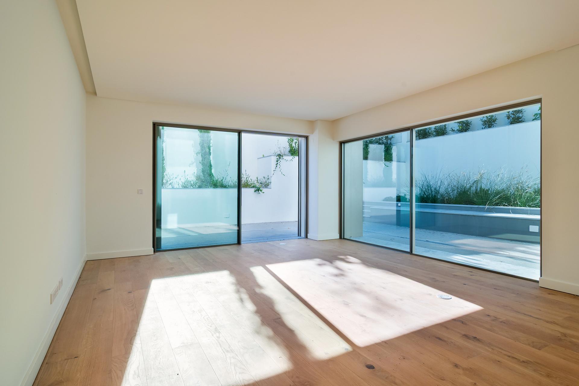 2-Bedroom Apartment in Cascais — photograph 2