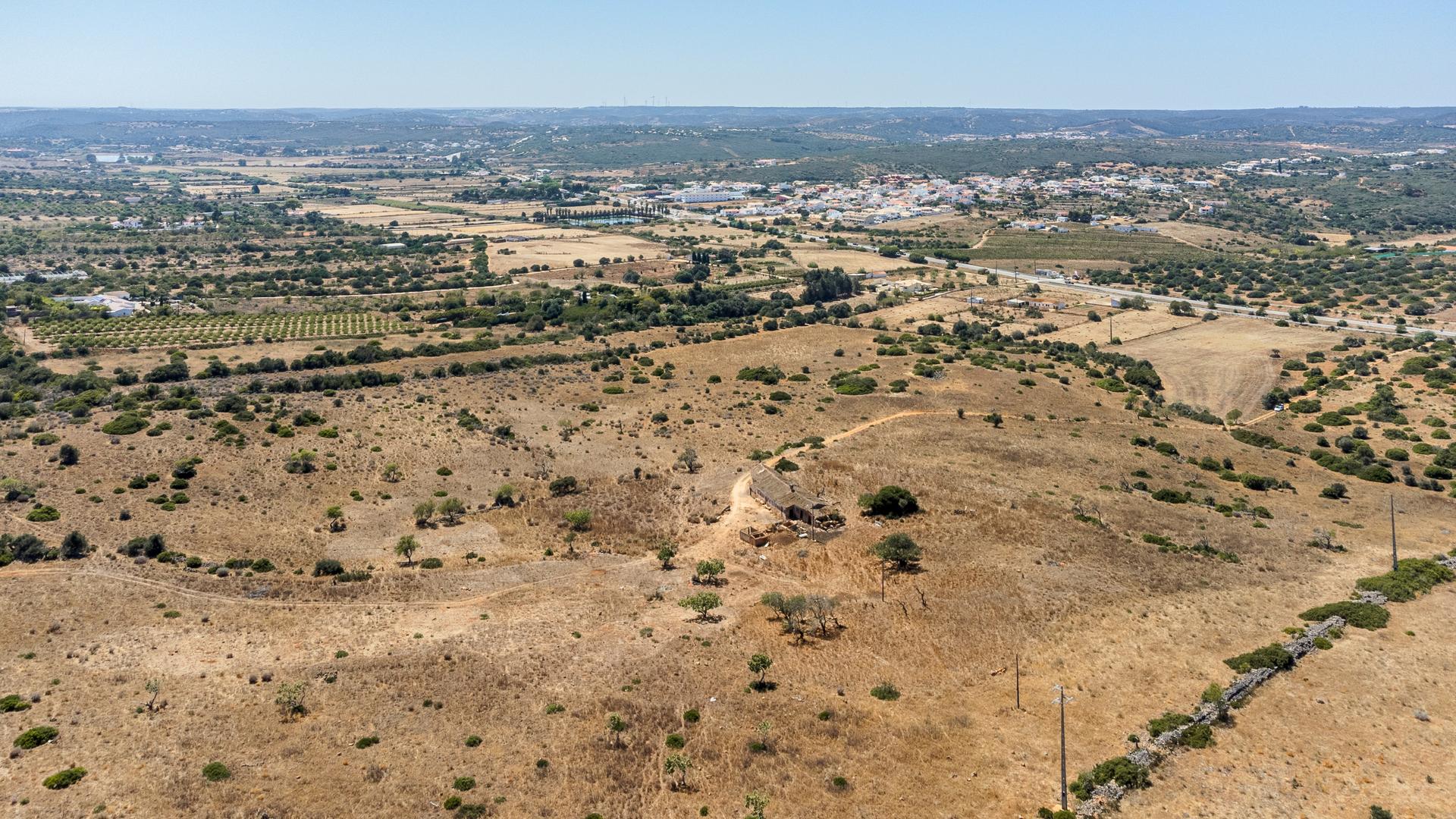 Land in Aldeia da Luz, Lagos — photograph 3