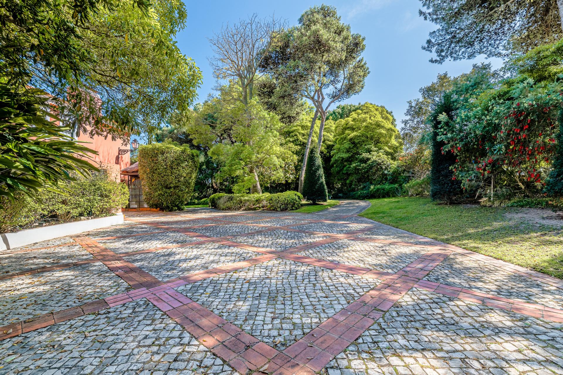 Land in Birre, Cascais — photograph 2