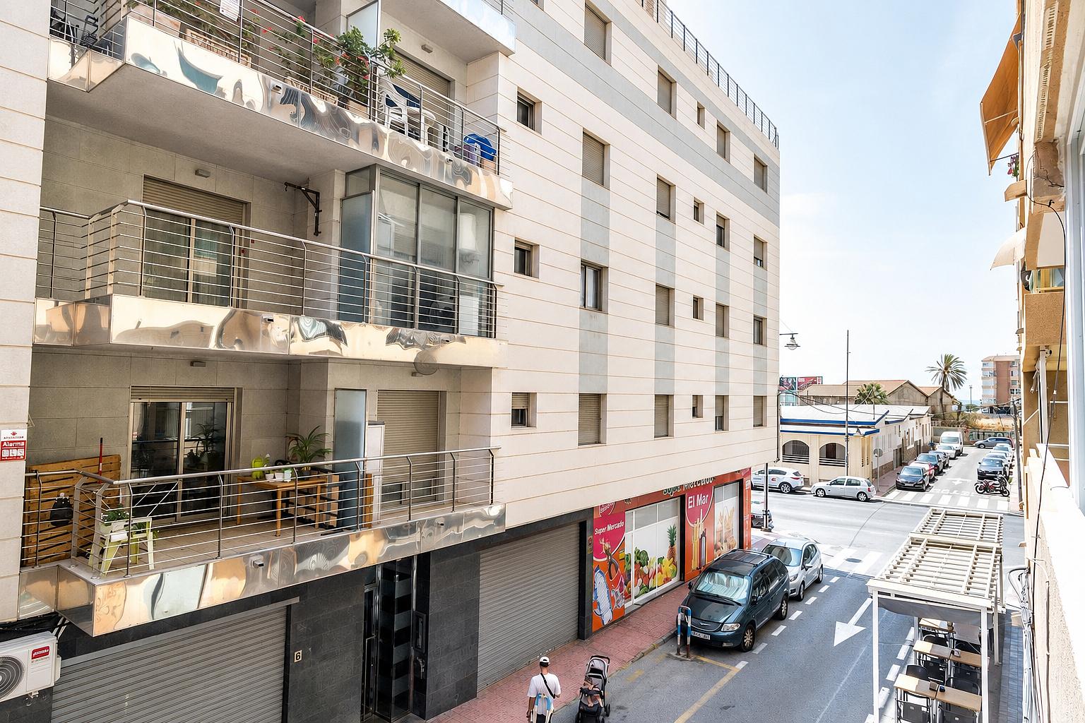 Apartments in Torrevieja Centro, Torrevieja — photograph 4